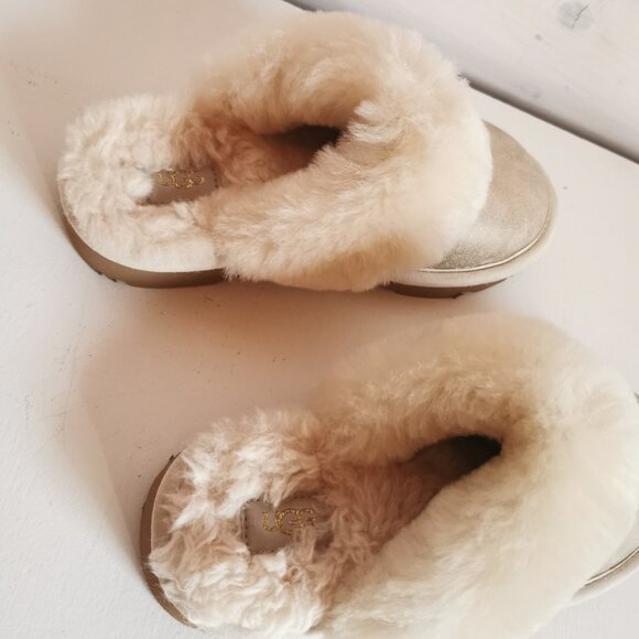 Kid's Ugg Slippers - Gold leather- Size 1 - Picture 9 of 9